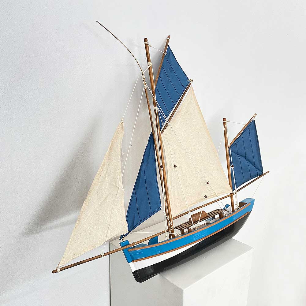 104   WALL HANGING TUNA FISHING BOAT