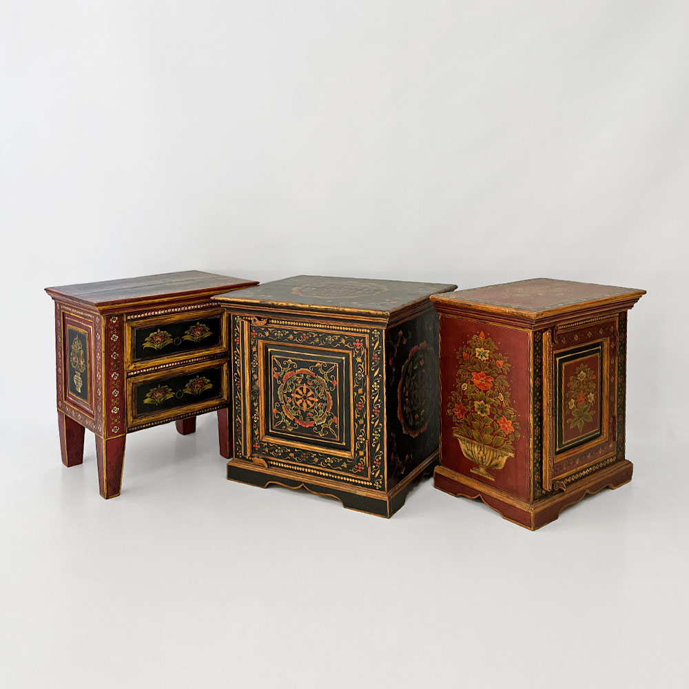    MUGHAL CHEST, BLACK 