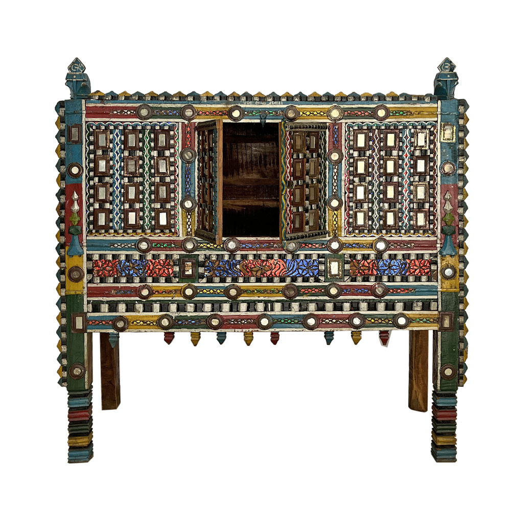    DAMCHIYA MIRRORWORK CHEST 