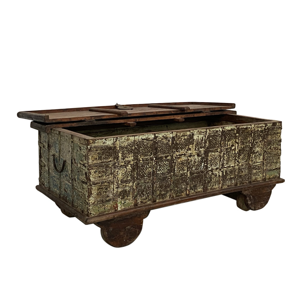    DOWRY CHEST