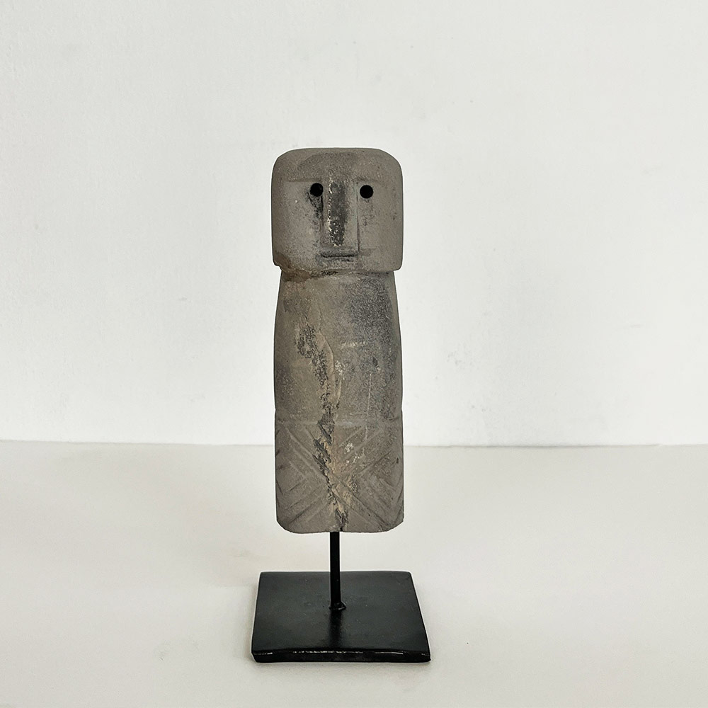    TIMOR IDOL, GREY STONE