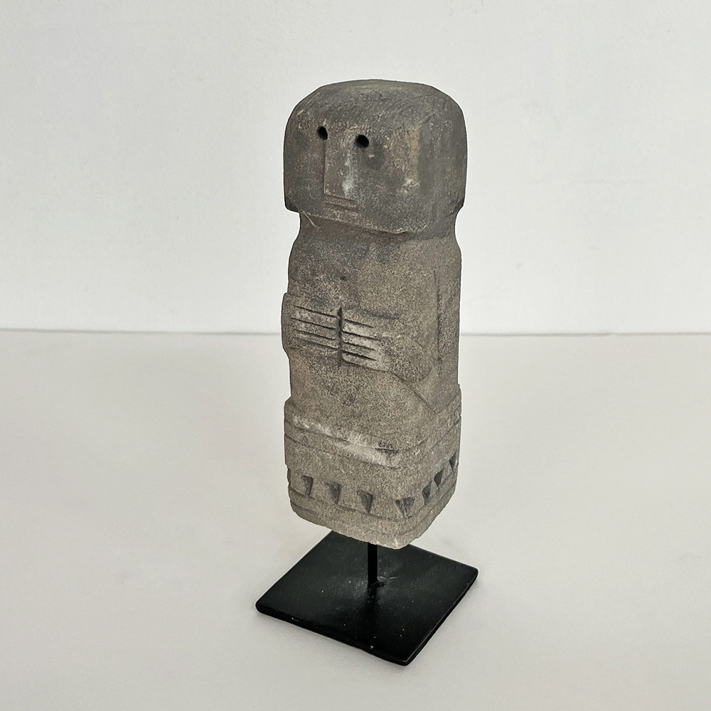    TIMOR IDOL, GREY STONE