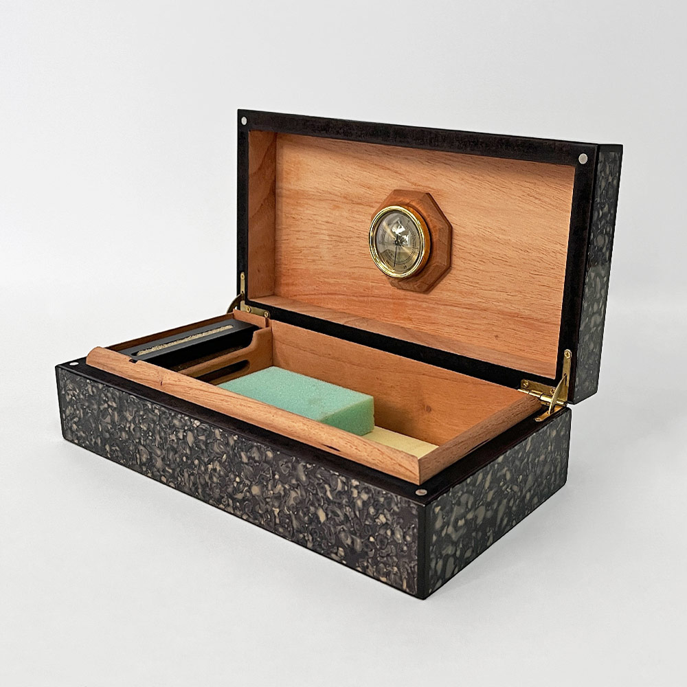    SOLA CIGAR BOX, BLACK BURL