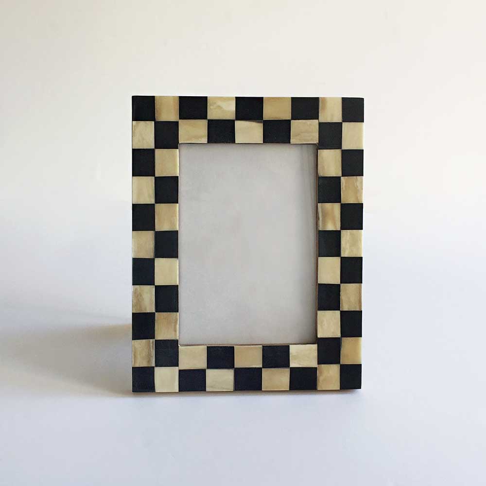 CHEQUERS PHOTO FRAME