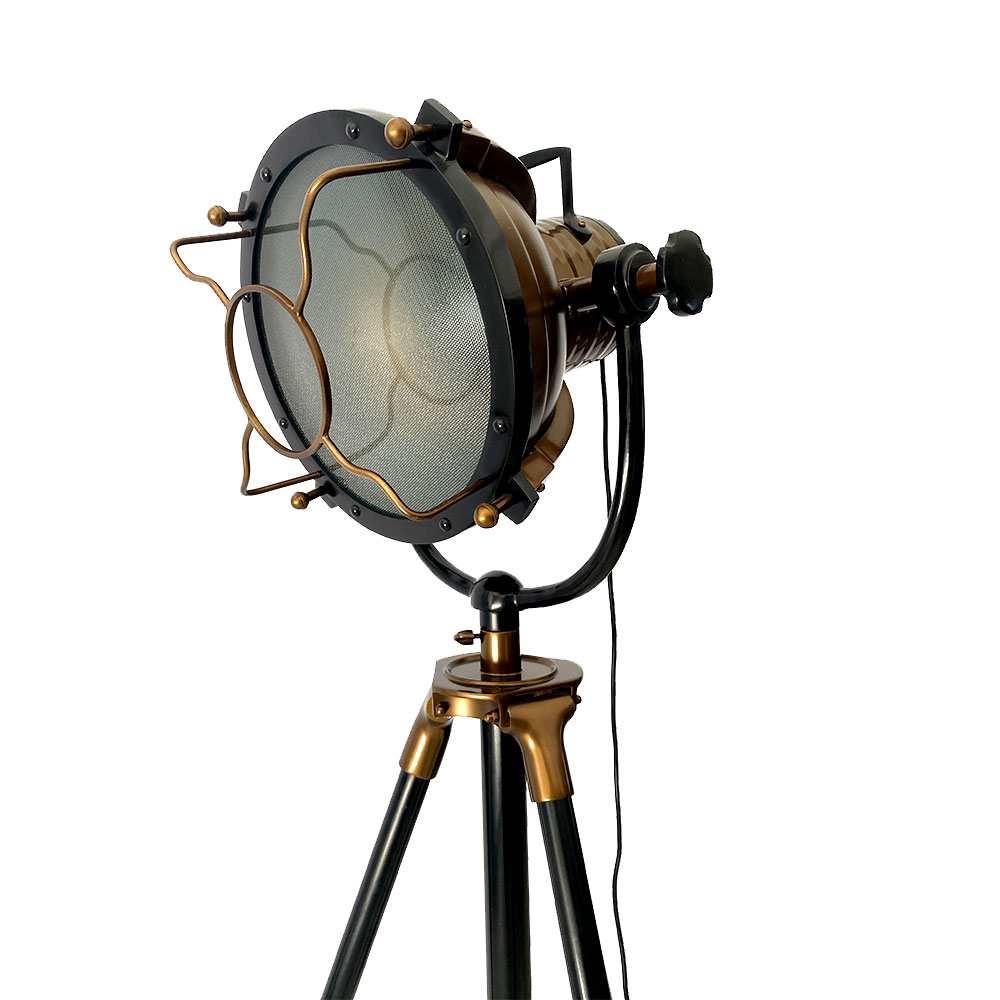 CHICAGO TRIPOD FLOOR LAMP