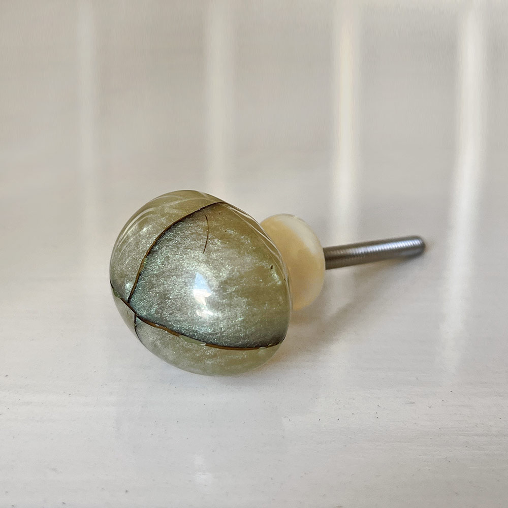 SKOPELOS OVAL PEBBLE DOOR KNOB